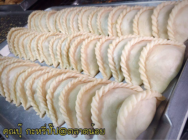 ก๋วยเตี๋ยวผัดงี่เง่า at เจ๊เบญ โอเดี้ยน, ร้านฮั้นโภชนา, เจ๊เฮี้ยง ก๋วยเตี๋ยวลูกชิ้นปลา ตลาดน้อย, ข้าวต้มปลาตลาดน้อย, Baan Chim Cha, อาฉีไก่ทอด, มานพ สุกี้รถกระบะ, แดงราชาหอยทอด, โจ๊ก เจ๊หมวยเกี้ย-ดั้งเดิม, เป็ดตุ๋นเจ้าท่า, ซี่โครงปราณ, คุณปุ๊กะหรี่ปั๊บ ณ ตลาดน้อย, แต้เล่าจิ้นเส็ง, Li Bing Waffle Parlour, Mana Craft, Jap Bread ตลาดน้อย, ฮงเซียงกง