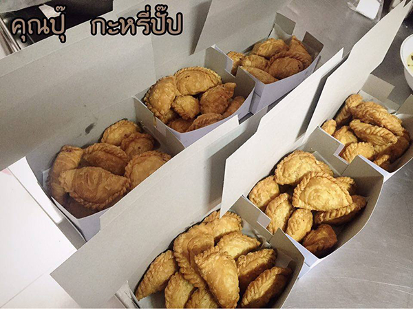 ก๋วยเตี๋ยวผัดงี่เง่า at เจ๊เบญ โอเดี้ยน, ร้านฮั้นโภชนา, เจ๊เฮี้ยง ก๋วยเตี๋ยวลูกชิ้นปลา ตลาดน้อย, ข้าวต้มปลาตลาดน้อย, Baan Chim Cha, อาฉีไก่ทอด, มานพ สุกี้รถกระบะ, แดงราชาหอยทอด, โจ๊ก เจ๊หมวยเกี้ย-ดั้งเดิม, เป็ดตุ๋นเจ้าท่า, ซี่โครงปราณ, คุณปุ๊กะหรี่ปั๊บ ณ ตลาดน้อย, แต้เล่าจิ้นเส็ง, Li Bing Waffle Parlour, Mana Craft, Jap Bread ตลาดน้อย, ฮงเซียงกง