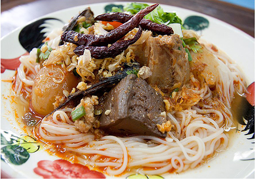 ล้าน เหนือ-น่าน อาหารเหนือ, เนื้อเหนือ Neua.Neur.Bkk, ต๋องเต็มโต๊ะ, สาขาพุทธมณฑล สาย 2, อองตอง ข้าวซอย, ละอ่อน น้ำเงี้ยว อาหารเหนือ, เฮือนลำพูน, รัชดาอาหารเหนือ, ร้านลำแต๊ๆ อาหารพื้นเมือง, ข้าวซอยลำดวนฟ้าฮ่ามเชียงใหม่, สาขาวิภาวดีรังสิต 58, หอมด่วน, ต๊ะต่อนยอน, Cr. ภาพทั้งหมดจาก Facebook ต๊ะต่อนยอน อาหารเหนือ, ฮ้านจาวเหนือ, ต๋องเหนือ Express, ข้าวซอยเชียงใหม่ ตรงข้ามกรมศุลกากร, ครัวเจียงใหม่, ครัวมะแข่น, กาดหลวง มินิ