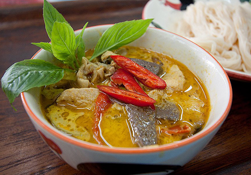 ล้าน เหนือ-น่าน อาหารเหนือ, เนื้อเหนือ Neua.Neur.Bkk, ต๋องเต็มโต๊ะ, สาขาพุทธมณฑล สาย 2, อองตอง ข้าวซอย, ละอ่อน น้ำเงี้ยว อาหารเหนือ, เฮือนลำพูน, รัชดาอาหารเหนือ, ร้านลำแต๊ๆ อาหารพื้นเมือง, ข้าวซอยลำดวนฟ้าฮ่ามเชียงใหม่, สาขาวิภาวดีรังสิต 58, หอมด่วน, ต๊ะต่อนยอน, Cr. ภาพทั้งหมดจาก Facebook ต๊ะต่อนยอน อาหารเหนือ, ฮ้านจาวเหนือ, ต๋องเหนือ Express, ข้าวซอยเชียงใหม่ ตรงข้ามกรมศุลกากร, ครัวเจียงใหม่, ครัวมะแข่น, กาดหลวง มินิ