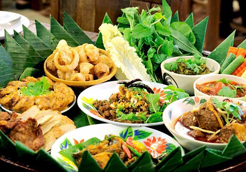 ล้าน เหนือ-น่าน อาหารเหนือ, เนื้อเหนือ Neua.Neur.Bkk, ต๋องเต็มโต๊ะ, สาขาพุทธมณฑล สาย 2, อองตอง ข้าวซอย, ละอ่อน น้ำเงี้ยว อาหารเหนือ, เฮือนลำพูน, รัชดาอาหารเหนือ, ร้านลำแต๊ๆ อาหารพื้นเมือง, ข้าวซอยลำดวนฟ้าฮ่ามเชียงใหม่, สาขาวิภาวดีรังสิต 58, หอมด่วน, ต๊ะต่อนยอน, Cr. ภาพทั้งหมดจาก Facebook ต๊ะต่อนยอน อาหารเหนือ, ฮ้านจาวเหนือ, ต๋องเหนือ Express, ข้าวซอยเชียงใหม่ ตรงข้ามกรมศุลกากร, ครัวเจียงใหม่, ครัวมะแข่น, กาดหลวง มินิ