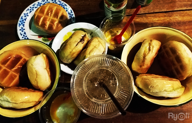 Anya Authentic Thai Cuisine, Kinu, สาขาเสาชิงช้า, ภูธรบาร์, ครัวอัปษร, สาขาถนนดินสอ, ขนมกุ๋ยช่ายเจ๊ต้อย, ตาชัยก๋วยเตี๋ยวสุโขทัย, โกปี๊เฮี้ยะไถ่กี่ ณ เสาชิงช้า, ไทยทำ เกาเหลาสมองหมู, จิต เตาถ่าน, ศิริพรโภชนา, มนต์ นมสด, เจ๊นี เผือกหิมะ, ลูกชิ้นหมูแพร่งนรา, นายอ้วนเย็นตาโฟเสาชิงช้า, สุขนิยม ขนมครกสิงคโปร์, ทิพย์สมัย ผัดไทยประตูผี, เช็งซิมอี๊ , สาขาเสาชิงช้า, Bite and Bond, ร้านติ่นฟง Tinn Feng, บรรพชน Bun Bar Chon, นมโจ เสาชิงช้า, ข้าวหมูแดงนายชุน