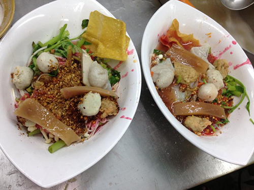 โกวใหญ่ ก๋วยเตี๋ยวหมูต้มยำ, เฮียตี๋ ก๋วยเตี๋ยวลูกชิ้นปลาเย็นตาโฟเยาวราชลาดพร้าววังหิน, ก๋วยเตี๋ยวต้มยำไข่ลาวา, ก๋วยเตี๋ยวเรือ "คนกรุง" สูตรดั้งเดิมยายทองนาค, ก๋วยเตี๋ยวต้มยำหมูบะช่อ มาม่าหม้อไฟ เฮียจู๋-ลาดพร้าว71