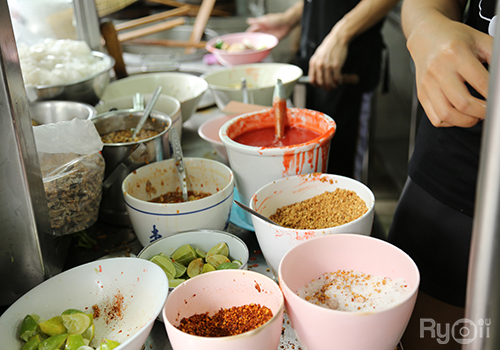 TokiDoki Curry Sutthisan, ส้มตำแฟร์สโตร์, จิน โถง กัว, Hinata, จีรพร อาหารเวียดนาม สาขาสุทธิสาร, ล้านนัวส์, อีเปีย, สมบูรณ์โภชนา, แหลมลูกชิ้นปลา, ก๋วยจั๊บน้ำข้นเเม่มูล, ก๋วยเตี๋ยวลุงหนั่นรัชดา, White Cosmo, Oba San 168, แสงทอง, ซุนหงอคง หม่าล่าปิ้งย่าง, ตังค์เต็มมีเนย, ลุงหนวด - เจ้าเก่า ห้วยขวาง by นายเครา, สุดที่รส - Sutthirot, Nene Korean BBQ Buffet, แซ่บวัน รัชดา, จิ้มจุ่มสุทธิพรเจ้าเก่า หน้า BU place, โคตรยำ ห้วยขวาง, Neta Fish&amp;Meat, Gyu-Ya Yakiniku, อั้งซิวฮะ, Hommari หอมมาริ, ร้านส้มตำ“ฅนมักตำ