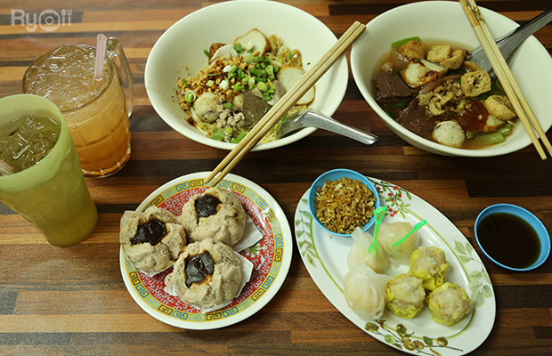 Cypher Gelato, สุกี้จินดา, สาขาลาดพร้าววังหิน, เถ่าชิ่ว น้ำเต้าหู้มือหนึ่ง, เตาถ่าน หมูกระทะ, Unfinished Coffee Roaster, เซี้ยม ก๋วยเตี๋ยวสุโขทัย วังหิน, เครปป้าเฉื่อย, สาขา Plaza Lagoon, เฝอ'54, สาขาลาดพร้าววังหิน 60, ซ้งเป็ดพะโล้, ผัดไทยวังหิน Showปัง, ราดหน้าฟาไฉ, โกวนัน, โกวใหญ่ ก๋วยเตี๋ยวหมูต้มยำ, รัตนา ราชาบะหมี่เกี๊ยวข้าวหมูแดง, ทวีชัยเป็ดพะโล้, กล้วยทอดล้านช้าง, Wood Café, หมูมาไก่ไป, เลิศทิพย์วังหิน, ก๋วยเตี๋ยวต้มยำไข่ลาวา, Buta Shabu, โก โรตีชาชัก ลาดพร้าววังหิน