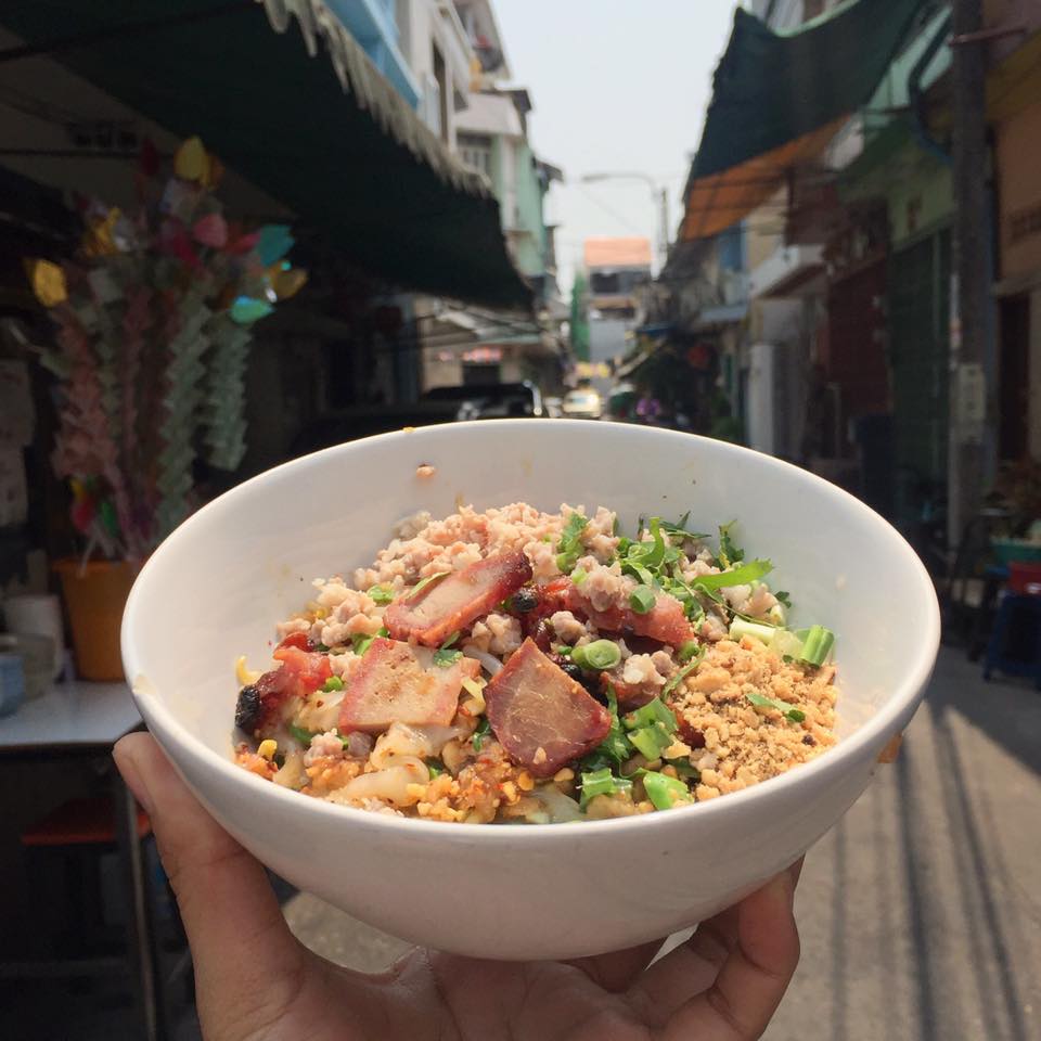 Anya Authentic Thai Cuisine, Kinu, สาขาเสาชิงช้า, ภูธรบาร์, ครัวอัปษร, สาขาถนนดินสอ, ขนมกุ๋ยช่ายเจ๊ต้อย, ตาชัยก๋วยเตี๋ยวสุโขทัย, โกปี๊เฮี้ยะไถ่กี่ ณ เสาชิงช้า, ไทยทำ เกาเหลาสมองหมู, จิต เตาถ่าน, ศิริพรโภชนา, มนต์ นมสด, เจ๊นี เผือกหิมะ, ลูกชิ้นหมูแพร่งนรา, นายอ้วนเย็นตาโฟเสาชิงช้า, สุขนิยม ขนมครกสิงคโปร์, ทิพย์สมัย ผัดไทยประตูผี, เช็งซิมอี๊ , สาขาเสาชิงช้า, Bite and Bond, ร้านติ่นฟง Tinn Feng, บรรพชน Bun Bar Chon, นมโจ เสาชิงช้า, ข้าวหมูแดงนายชุน