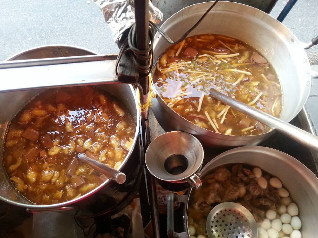 Brasserie 9, โจ๊กปรินซ์ บางรัก, Shelly House, ประจักษ์, Baan Khanitha Thai restaurants, สาขาสาทร, ก๋วยเตี่ยวลูกชิ้นปลาเจ้หลี, ขาหมูตรอกซุงบางรัก เจ้าเก่า, เอ๋กระเพาะปลา ตรอกซุง, ทอดมันกวางตุ้ง สีนวล, นายเม้ง บะหมี่ปู เกี๊ยวกุ้งยักษ์, Panlee Bakery, ร้านลาบอุบล คนตระการ สี่แยกสาทร สุรศักดิ์