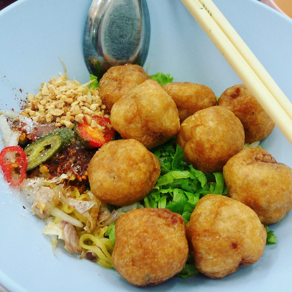 Brasserie 9, โจ๊กปรินซ์ บางรัก, Shelly House, ประจักษ์, Baan Khanitha Thai restaurants, สาขาสาทร, ก๋วยเตี่ยวลูกชิ้นปลาเจ้หลี, ขาหมูตรอกซุงบางรัก เจ้าเก่า, เอ๋กระเพาะปลา ตรอกซุง, ทอดมันกวางตุ้ง สีนวล, นายเม้ง บะหมี่ปู เกี๊ยวกุ้งยักษ์, Panlee Bakery, ร้านลาบอุบล คนตระการ สี่แยกสาทร สุรศักดิ์