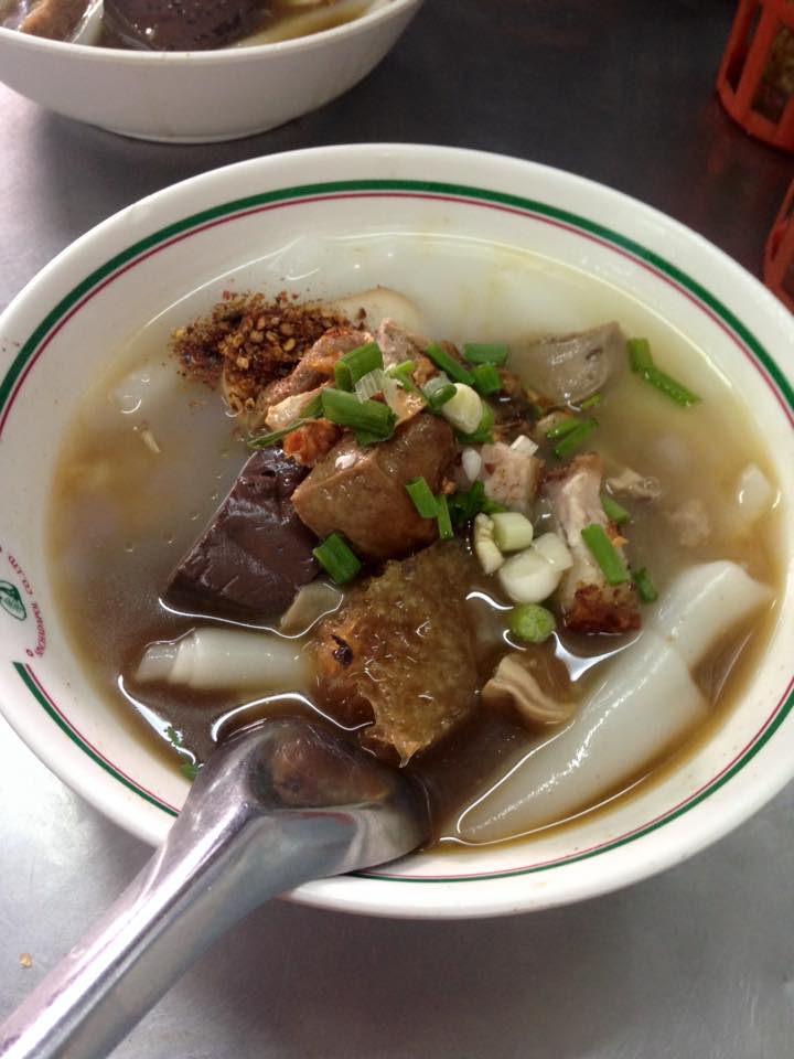 Luka Bangkok, ขาหมูตรอกซุงบางรัก เจ้าเก่า, Panna Sourdough, ก๋วยจั๊บน้ำข้น วัดแขก, อาม้าเบเกอรี่, ลาบเป็ด สีลมซอย9, ครัว"อร๊อย-อร่อย", ไต๋ตง หูฉลาม ถนน ปั้น สีลม, Printa Cafe, Mama Mia Bangkok