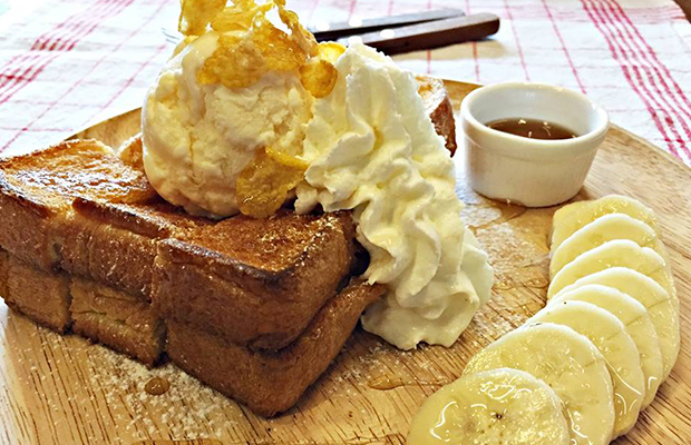 ก๋วยเตี๋ยวผัดงี่เง่า at เจ๊เบญ โอเดี้ยน, ร้านฮั้นโภชนา, เจ๊เฮี้ยง ก๋วยเตี๋ยวลูกชิ้นปลา ตลาดน้อย, ข้าวต้มปลาตลาดน้อย, Baan Chim Cha, อาฉีไก่ทอด, มานพ สุกี้รถกระบะ, แดงราชาหอยทอด, โจ๊ก เจ๊หมวยเกี้ย-ดั้งเดิม, เป็ดตุ๋นเจ้าท่า, ซี่โครงปราณ, คุณปุ๊กะหรี่ปั๊บ ณ ตลาดน้อย, แต้เล่าจิ้นเส็ง, Li Bing Waffle Parlour, Mana Craft, Jap Bread ตลาดน้อย, ฮงเซียงกง