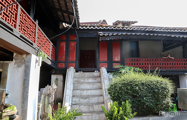 ก๋วยเตี๋ยวผัดงี่เง่า at เจ๊เบญ โอเดี้ยน, ร้านฮั้นโภชนา, เจ๊เฮี้ยง ก๋วยเตี๋ยวลูกชิ้นปลา ตลาดน้อย, ข้าวต้มปลาตลาดน้อย, Baan Chim Cha, อาฉีไก่ทอด, มานพ สุกี้รถกระบะ, แดงราชาหอยทอด, โจ๊ก เจ๊หมวยเกี้ย-ดั้งเดิม, เป็ดตุ๋นเจ้าท่า, ซี่โครงปราณ, คุณปุ๊กะหรี่ปั๊บ ณ ตลาดน้อย, แต้เล่าจิ้นเส็ง, Li Bing Waffle Parlour, Mana Craft, Jap Bread ตลาดน้อย, ฮงเซียงกง