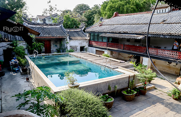 ก๋วยเตี๋ยวผัดงี่เง่า at เจ๊เบญ โอเดี้ยน, ร้านฮั้นโภชนา, เจ๊เฮี้ยง ก๋วยเตี๋ยวลูกชิ้นปลา ตลาดน้อย, ข้าวต้มปลาตลาดน้อย, Baan Chim Cha, อาฉีไก่ทอด, มานพ สุกี้รถกระบะ, แดงราชาหอยทอด, โจ๊ก เจ๊หมวยเกี้ย-ดั้งเดิม, เป็ดตุ๋นเจ้าท่า, ซี่โครงปราณ, คุณปุ๊กะหรี่ปั๊บ ณ ตลาดน้อย, แต้เล่าจิ้นเส็ง, Li Bing Waffle Parlour, Mana Craft, Jap Bread ตลาดน้อย, ฮงเซียงกง