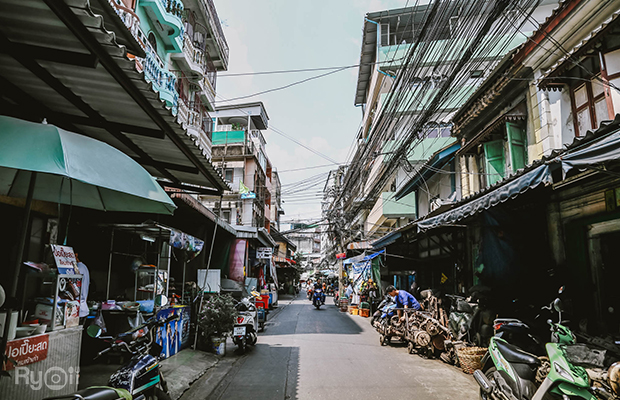 Recordoffee, มานพ สุกี้รถกระบะ, ก๋วยเตี๋ยวผัดงี่เง่า at เจ๊เบญ โอเดี้ยน, แดงราชาหอยทอด, ภัตตาคารกว้านสิ่วกี่, La Cabra Thailand, เจ๊คุ้งเกาเหลาเลือดหมู, ข้าวผัดปูตลาดน้อย