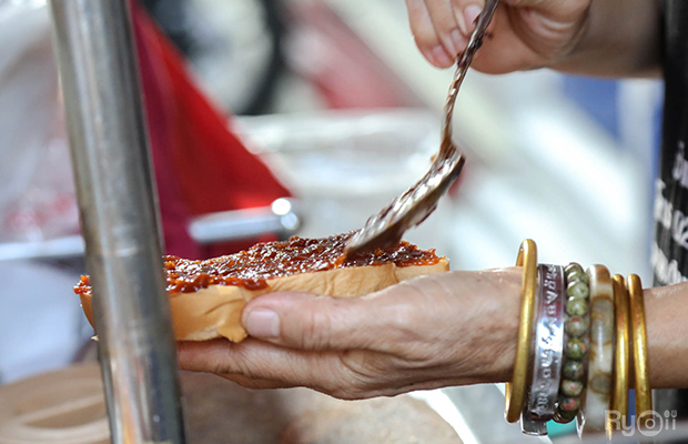 Recordoffee, มานพ สุกี้รถกระบะ, ก๋วยเตี๋ยวผัดงี่เง่า at เจ๊เบญ โอเดี้ยน, แดงราชาหอยทอด, ภัตตาคารกว้านสิ่วกี่, La Cabra Thailand, เจ๊คุ้งเกาเหลาเลือดหมู, ข้าวผัดปูตลาดน้อย