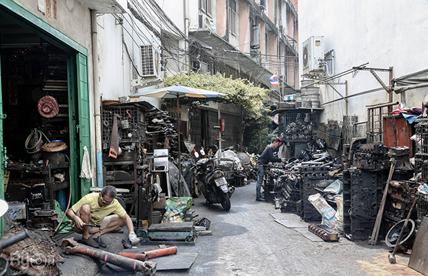 Recordoffee, มานพ สุกี้รถกระบะ, ก๋วยเตี๋ยวผัดงี่เง่า at เจ๊เบญ โอเดี้ยน, แดงราชาหอยทอด, ภัตตาคารกว้านสิ่วกี่, La Cabra Thailand, เจ๊คุ้งเกาเหลาเลือดหมู, ข้าวผัดปูตลาดน้อย