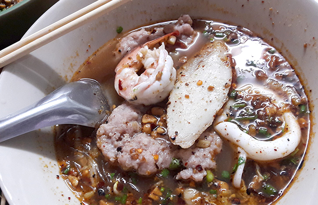 ก๋วยเตี๋ยวเกี๊ยว นายกุลรสนัว, เฮียไช้ ก๋วยเตี๋ยวต้มยำหมูบะช่อ, นัวโภชนา, Maekunkha, ก๋วยเตี๋ยวหมูป้าน้อยดินแดง แฟลต ช.3, ลุงเอสเตี๋ยวหมูต้มยำ, ก๋วยเตี๋ยวต้มยำหมูบะช่อ มาม่าหม้อไฟ เฮียจู๋-ลาดพร้าว71, ก๋วยเตี๋ยวตรอกโรงหมู, ก๋วยเตี๋ยวเอี่ยมน้อย, เจริญเส้น 查龙森, ทีเด็ด ก๋วยเตี๋ยวต้มยำหมูเด้งโบราณ, เป็นหนึ่ง ก๋วยเตี๋ยวต้มยำ เย็นตาโฟ, เล็กใหญ่ ก๋วยเตี๋ยวต้มยำโบราณ, แม่แสตมป์ก๋วยเตี๋ยวต้มยำหมูสับโบราณ, เปลว ก๋วยเตี๋ยวต้มยำ, ก๋วยเตี๋ยวต้มยำกากหมูสูตรโบราณ คลองเตย, ก๋วยเตี๋ยวต้มยำโบราณพ่อสนิท, เตี๋ยวตือ, 2พี่น้อง ก๋วยเตี๋ยวต้มยำ, พะเยาว์ก๋วยเตี๋ยวโบราณ, บ้านบุญรักษาก๋วยเตี๋ยวต้มยำโบราณ, ก๋วยเตี๋ยวต้มยำพันรี, ลุงเอ๋ก๋วยเตี๋ยวต้มยำโบราณ by plerm cup, เจ้าเจ็ด รวมโชค, ปรารีย์ ก๋วยเตี๋ยวต้มยำชามหมูเด้ง, ครัวเส้นแกงร้อน ก๋วยเตี๋ยวต้มยำ&อาหารตามสั่ง, ก๋วยเตี๋ยวหมูต้มยำมะนาวเจ็กพวง, เฮียบิ๊กห้าหม้อ