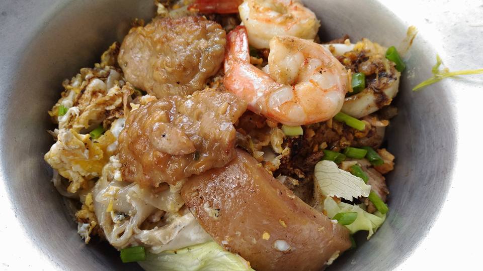 ก๋วยเตี๋ยวผัดงี่เง่า at เจ๊เบญ โอเดี้ยน, ร้านฮั้นโภชนา, เจ๊เฮี้ยง ก๋วยเตี๋ยวลูกชิ้นปลา ตลาดน้อย, ข้าวต้มปลาตลาดน้อย, Baan Chim Cha, อาฉีไก่ทอด, มานพ สุกี้รถกระบะ, แดงราชาหอยทอด, โจ๊ก เจ๊หมวยเกี้ย-ดั้งเดิม, เป็ดตุ๋นเจ้าท่า, ซี่โครงปราณ, คุณปุ๊กะหรี่ปั๊บ ณ ตลาดน้อย, แต้เล่าจิ้นเส็ง, Li Bing Waffle Parlour, Mana Craft, Jap Bread ตลาดน้อย, ฮงเซียงกง