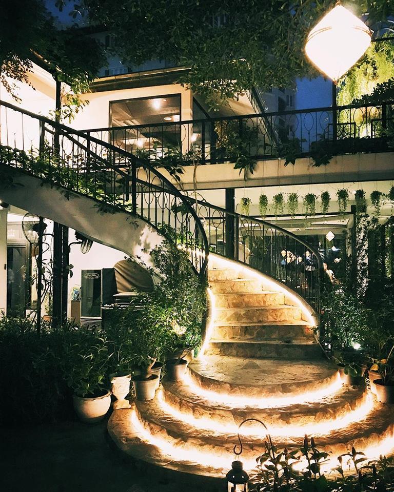 บ้านสวย ในสวน, Siam Brasserie , The Treehouse Nongchok, Natura Cafe, BaanNaiSuan Cafe&amp;Yoga, Patom, Portobello &amp; Désiré, ครัวบ้านสวนสุวรรณ, ร้านอาหารฐิตารีย์ สวนรถไฟ จตุจักร, บ้านสวน อบอวลรัก