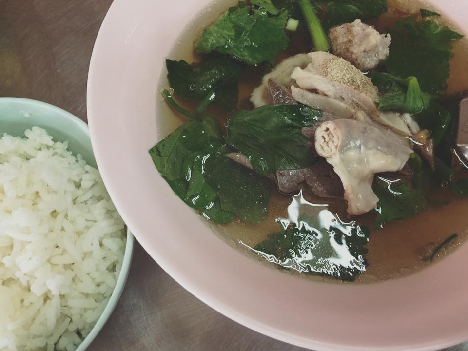 ร้านน้องเจเจ อาหารไทยพื้นบ้าน ซ.หัวหิน43-45, ร้านลุงบังหัวปลาหม้อไฟ หัวหิน, ร้านบ้านครูส่วน by ปลา, Tanya's, ร้านเกี๊ยวปลานำชัย, เจ๊กเปี๊ยะ, ครัวแม่ฬา, บ้านอิสระ, พาสใต้ บาย เชฟเต้หัวหิน Pastay by cheftae, ครัวเจ๊เนี้ยวหัวหิน51, โกหมาก หัวหิน, ซาลาเปาเตาถ่าน BY ยายม่วย, ร้านขนมไทยแม่เก็บหัวหิน, ครัวแม่กะเมย