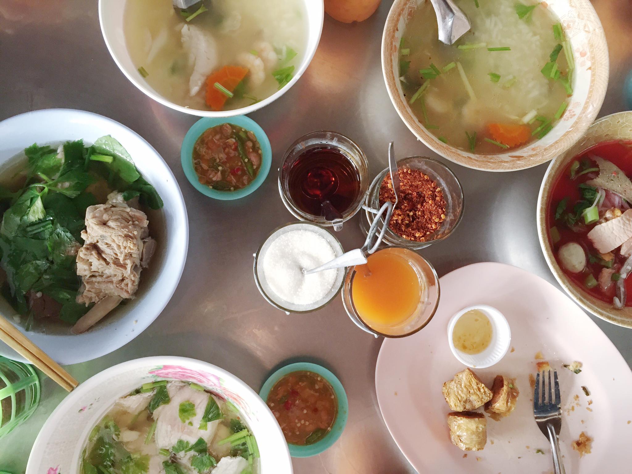 ร้านน้องเจเจ อาหารไทยพื้นบ้าน ซ.หัวหิน43-45, ร้านลุงบังหัวปลาหม้อไฟ หัวหิน, ร้านบ้านครูส่วน by ปลา, Tanya's, ร้านเกี๊ยวปลานำชัย, เจ๊กเปี๊ยะ, ครัวแม่ฬา, บ้านอิสระ, พาสใต้ บาย เชฟเต้หัวหิน Pastay by cheftae, ครัวเจ๊เนี้ยวหัวหิน51, โกหมาก หัวหิน, ซาลาเปาเตาถ่าน BY ยายม่วย, ร้านขนมไทยแม่เก็บหัวหิน, ครัวแม่กะเมย