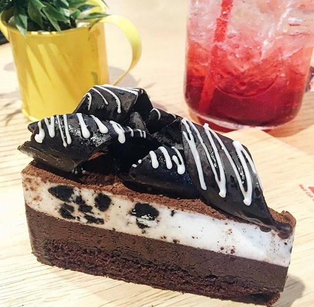 Unplan, ma na cafe', ปลาชุม : Plachum Café &amp; Bistro, Nava House Café - นาวา เฮ้าส์ คาเฟ่, Coffee 123, FarmVille Chachoengsao, บ้านพระจันทร์เวียน, กรีนวิลล์ ผักสลัดเสิร์ฟจากฟาร์ม , D•presso cafe, Baan Melon Desert, Red Cat Cafe ตลาดบ้านใหม่, Lifehouse Cafe &amp; Kitchen, T13 Café