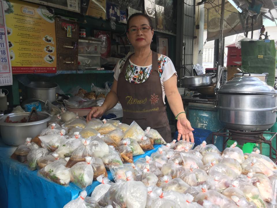 ประจักษ์, REN Cafe and Goods, Tostato Charoen Krung, ตั้งใจย่าง, Sarnies Bangkok, HĒIJīi Bangkok, เล่าสี่ เกาเหลาเลือดหมู, Henryfry, ทับทิมกรอบ หน้าวัดสุทธิ, ลูกชิ้นปลาเจ้าหลง, Baan Phadthai, เชอร์รี่ เย็นตาโฟ, ร้านเหรียญทอง เจริญกรุง 23, ก๋วยเตี๋ยวหลอดเจ๊ใหญ่, ฮ้งลูกชิ้นปลาเยาวราช