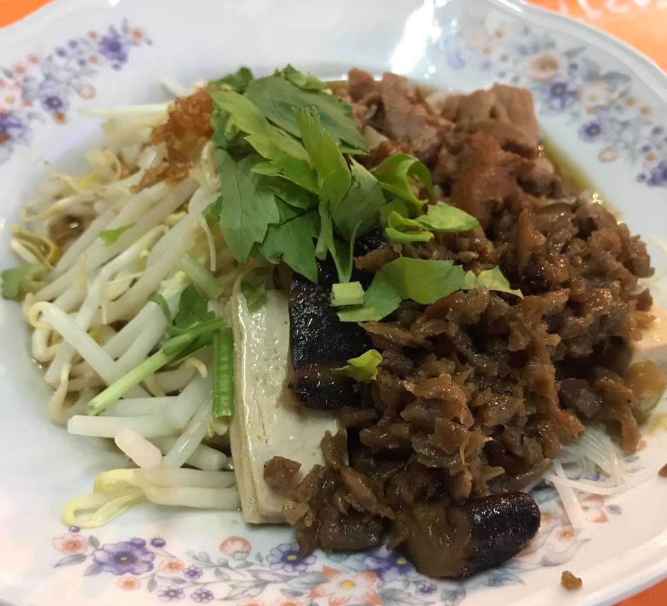 ประจักษ์, REN Cafe and Goods, Tostato Charoen Krung, ตั้งใจย่าง, Sarnies Bangkok, HĒIJīi Bangkok, เล่าสี่ เกาเหลาเลือดหมู, Henryfry, ทับทิมกรอบ หน้าวัดสุทธิ, ลูกชิ้นปลาเจ้าหลง, Baan Phadthai, เชอร์รี่ เย็นตาโฟ, ร้านเหรียญทอง เจริญกรุง 23, ก๋วยเตี๋ยวหลอดเจ๊ใหญ่, ฮ้งลูกชิ้นปลาเยาวราช