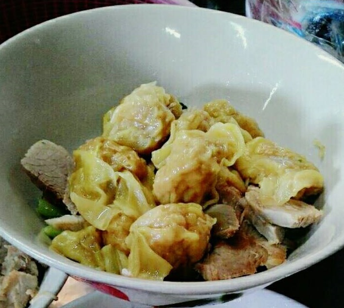 ติ๋มเกี๊ยวยักษ์, แกงกระหรี่คุณมาลี, Hongkong Dimsum, เหอ เฉิน ฟง, ข้าวขาหมูนายอุ๊ , เกี้ยมอี๋โบราณเจ๊ชุง, ขนมบั๊วเกี้ยไหหลำโบราณ, ข้าวขาหมูเฮียโอว, บะหมี่จับกัง เยาวราช, ก๋วยเตี๋ยวเป็ดนายเมา, ราดหน้า ท่ง ฮั่ว เฮง "เฮียตั๋ง", JAO.UN - 早安, ตี๋หยกกาแฟโบราณ, Lhong Tou Cafe, ZONG TER - 松德