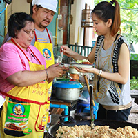 ก๋วยเตี๋ยวต้มยำกากหมูสูตรโบราณ ท่าน้ำนนท์, กินปูเมืองนนท์, ข้าวผัดโบราณ ท่าน้ำนนท์, นนท์ตำแหลก, ขนมฝรั่งแม่ไน้ ตลาดนนทบุรี, Nont Bakery, เจ๊ตาหมูสะเต๊ะ, ปัง ปัง 85 องศา, เกาเหลาเมืองนนท์