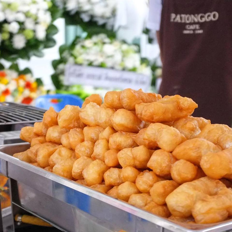 ส้มตำอุทุมพรกสิกรบางลำพู, คาริม โรตีมะตะบะ​, ขนมจีนน้ำยา บางลำภู, เจ้กบบางลำภู ต้มยำกุ้งรอบกลางคืน, Patonggo Cafe, จิระเย็นตาโฟ, ข้าวแกงบางลำพู 2517, ขนมเบื้องแม่ประภา, อาอีซะฮ์ รสดี, พัวกี่, ก๋วยเตี๋ยวลูกชิ้นปลานายง้ำ, โรงนํ้าชา มิตรามิตร, ข้าวแช่แม่ศิริ บางลำพู, พิกุลถั่วแปบแป้งสด, ห้องอาหารกร บางลำพู, เตี๋ยวตุ๋นบ้านสวน สาขาบางลำพู