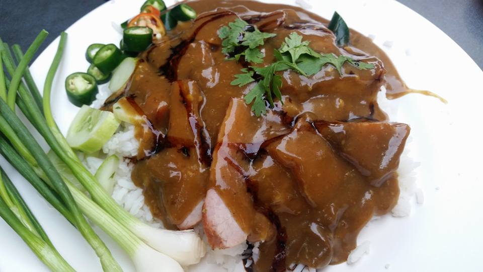 ก๋วยเตี๋ยวผัดงี่เง่า at เจ๊เบญ โอเดี้ยน, ร้านฮั้นโภชนา, เจ๊เฮี้ยง ก๋วยเตี๋ยวลูกชิ้นปลา ตลาดน้อย, ข้าวต้มปลาตลาดน้อย, Baan Chim Cha, อาฉีไก่ทอด, มานพ สุกี้รถกระบะ, แดงราชาหอยทอด, โจ๊ก เจ๊หมวยเกี้ย-ดั้งเดิม, เป็ดตุ๋นเจ้าท่า, ซี่โครงปราณ, คุณปุ๊กะหรี่ปั๊บ ณ ตลาดน้อย, แต้เล่าจิ้นเส็ง, Li Bing Waffle Parlour, Mana Craft, Jap Bread ตลาดน้อย, ฮงเซียงกง