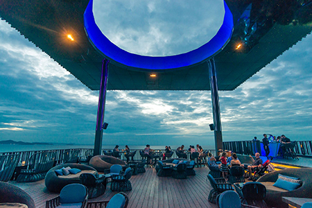 Midwinter, Dandelion Bake Studio, Cafe Reverie, Portobello &amp; Désiré, Level 50 by SEE FAH, Siam Yacht Club, Blue Sky, at Centara Grand, Mezzaluna Restaurant