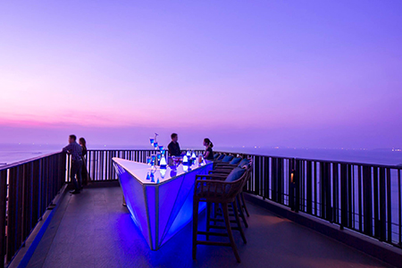 Midwinter, Dandelion Bake Studio, Cafe Reverie, Portobello &amp; Désiré, Level 50 by SEE FAH, Siam Yacht Club, Blue Sky, at Centara Grand, Mezzaluna Restaurant