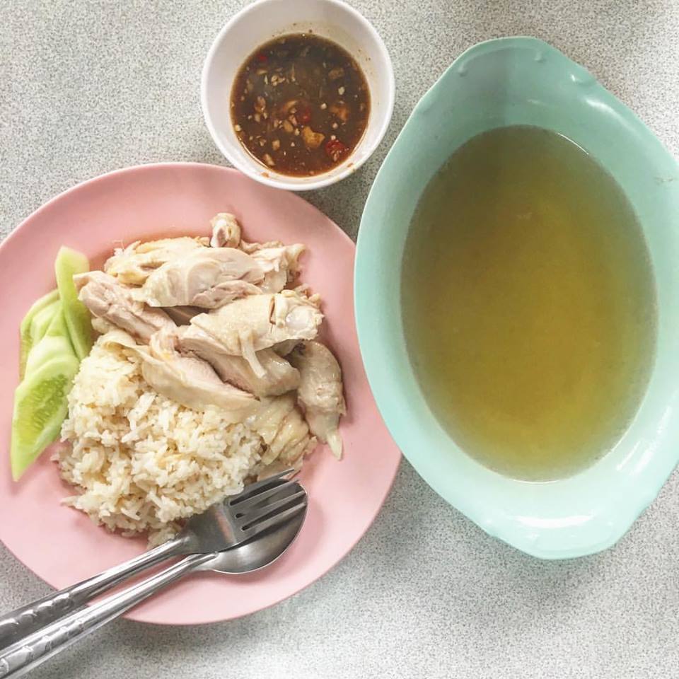 อร่อยเด็ด, ร้านข้าวต้มนายอ๋า, ร้านฟ้ามุ่ย, ร้านสุธาทิพย์, Blue Tree coffeebar, ร้านชั่งเส็ง ก๋วยเตี๋ยวลูกชิ้นปลา (เจ้เกียว), Pat Cafe Boraan แพท คาเฟ่ โบราณ, อ้วนโภชนา อาหารไทย อีสาน , ครัวป้าแดงบางลำพู, Cafe' Velodome