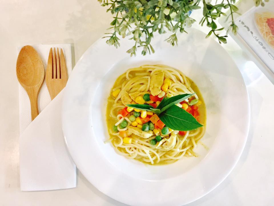 อร่อยเด็ด, ร้านข้าวต้มนายอ๋า, ร้านฟ้ามุ่ย, ร้านสุธาทิพย์, Blue Tree coffeebar, ร้านชั่งเส็ง ก๋วยเตี๋ยวลูกชิ้นปลา (เจ้เกียว), Pat Cafe Boraan แพท คาเฟ่ โบราณ, อ้วนโภชนา อาหารไทย อีสาน , ครัวป้าแดงบางลำพู, Cafe' Velodome