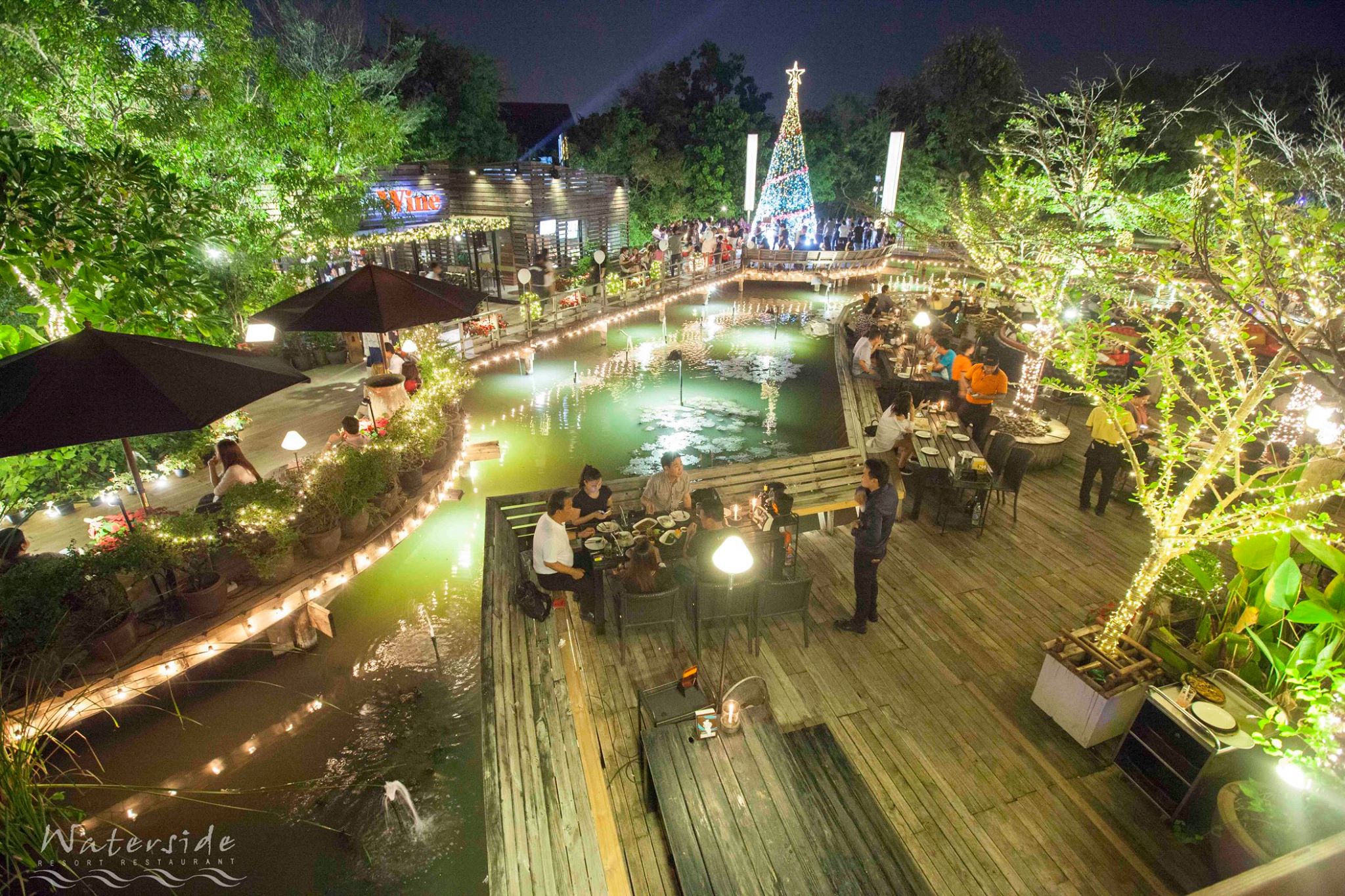 RARIN : BKK Riverside Venue, บ้านเอกเขนก ชัยพฤกษ์, The local Restaurant, Waterside Karaoke Restaurant, พหลวิว, River Wine Karaoke Restaurant, Green Bar and Restaurant, Chocolate Ville, Hard Rock Cafe Bangkok