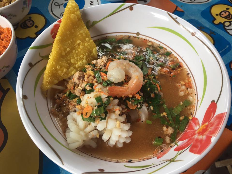 บ้านอิงดาว แม่กำปอง, Ma Du Doi Coffee แม่กำปอง, Teddu Coffee - Baansuphanbhum, ชมนกชมไม้, บ้านพักลุงปุ๊ด &amp; ป้าเป็ง แม่กำปอง, Pirunya Coffee, ร้านกาแฟฮ่อมดอย &amp; อาร์ตแกลเลอรี่ แห่งขุนเขา แม่กำปอง, บ้านหลงเขา แม่กำปอง &amp; ฮักเขา ฟาร์มสเตย์, ระเบียงวิวแม่กำปอง, ณ แม่กำปอง ร้านอาหารแม่กำปอง