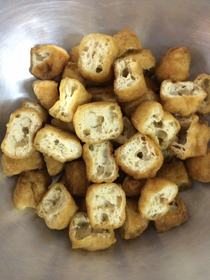 ก๋วยเตี๋ยวหม้อทอง เจริญกรุง57, ร้านเจ๊โหนก ก๋วยเตี๋ยวแคะ, ก๋วยเตี๋ยวแคะโคตรเครื่อง คอนแวนต์, ก๋วยเตี๋ยวแคะจุฬาเจ้าเก่า, ตั้งยู้ฮวด ลูกชิ้นกุ้งนี่ง, ก๋วยเตี๋ยวแคะ นายเหงี่ยน, ก๋วยเตี๋ยวแคะสุชาดา(จู)วรจักร, โกโจก๋วยเตี๋ยวแคะเจ้าเก่า2521 นายอ้วนหลังวัดสุทัศน์, ก๋วยเตี๋ยวแคะไปรษณีย์กลาง - วังหลัง, ก๋วยเตี๋ยวแคะสี่พระยา, ก๋วยเตี๋ยวแคะสีลม - ตรอกกะจั๊วในตำนาน, สุวิมลก๋วยเตี๋ยวแคะ ตลาดนางเลิ้ง, ตั้งหวังเจ๊ง ก๋วยเตี๋ยวแคะนายอ้วนเจ้าเก่า-เสาชิงช้า