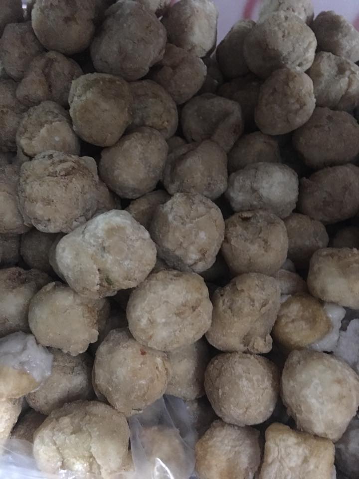 ก๋วยเตี๋ยวหม้อทอง เจริญกรุง57, ร้านเจ๊โหนก ก๋วยเตี๋ยวแคะ, ก๋วยเตี๋ยวแคะโคตรเครื่อง คอนแวนต์, ก๋วยเตี๋ยวแคะจุฬาเจ้าเก่า, ตั้งยู้ฮวด ลูกชิ้นกุ้งนี่ง, ก๋วยเตี๋ยวแคะ นายเหงี่ยน, ก๋วยเตี๋ยวแคะสุชาดา(จู)วรจักร, โกโจก๋วยเตี๋ยวแคะเจ้าเก่า2521 นายอ้วนหลังวัดสุทัศน์, ก๋วยเตี๋ยวแคะไปรษณีย์กลาง - วังหลัง, ก๋วยเตี๋ยวแคะสี่พระยา, ก๋วยเตี๋ยวแคะสีลม - ตรอกกะจั๊วในตำนาน, สุวิมลก๋วยเตี๋ยวแคะ ตลาดนางเลิ้ง, ตั้งหวังเจ๊ง ก๋วยเตี๋ยวแคะนายอ้วนเจ้าเก่า-เสาชิงช้า