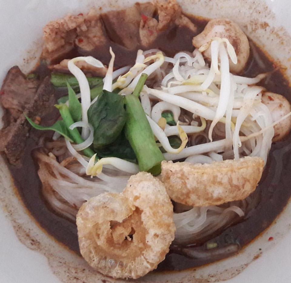 ก๋วยเตี๋ยวเรือในคลอง อยุธยา, กรุงเก่า"เตี๋ยวเรือ", ก๋วยเตี๋ยวเรือลวกปากริมคลอง & หมูกะทะ อยุธยา, ก๋วยเตี๋ยวเรืออยุธยา-โอชินสูตรโบราณ, ร้านก๋วยเตี๋ยวเรือโอ่งบนแพริมแม่น้ำน้อย, ก๋วยเตี๋ยวเรือกิมหลวน อยุธยา, ก๋วยเตี๋ยวเรือ ตาลเดี่ยว'เตี๋ยวเรือ, ก๋วยเตี๊ยวลุงแจ๊ะ (บัวหวาน), ร้านก๋วยเตี๋ยวตาไห (คลองท่อ), ก๋วยเตี๋ยวเรือแม่วันดี อยุธยา, ก๋วยเตี๋ยวเรือแม่ต่วม อยุธยา, ก๋วยเตี๋ยวเรือ เสือร้องไห้, ก๋วยเตี๋ยวเรือ "รสโจ๊ะ" ป้าไวท์, ก๋วยเตี๋ยวเรืออยุธยา ป้าษา2, ก๋วยเตี๋ยววัดใหญ่, ก๋วยเตี๋ยวเรือห้อยขา อยุธยา, ก๋วยเตี๋ยวเรือนายอ๊อฟ สูตร”ยายจง”รสดั้งเดิม, ไทยเทวา ก๋วยเตี๋ยวเรืออยุธยา, ต้อยตลาดแตก สาขาใหญ่ ก๋วยเตี๋ยวเรืออยุธยา