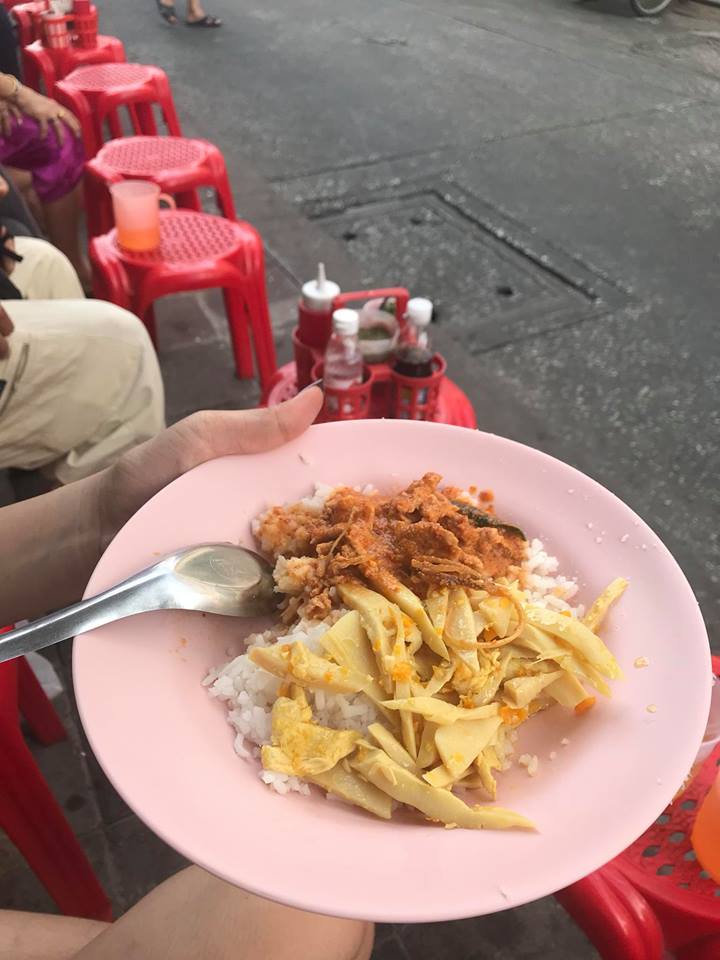 ติ๋มเกี๊ยวยักษ์, แกงกระหรี่คุณมาลี, Hongkong Dimsum, เหอ เฉิน ฟง, ข้าวขาหมูนายอุ๊ , เกี้ยมอี๋โบราณเจ๊ชุง, ขนมบั๊วเกี้ยไหหลำโบราณ, ข้าวขาหมูเฮียโอว, บะหมี่จับกัง เยาวราช, ก๋วยเตี๋ยวเป็ดนายเมา, ราดหน้า ท่ง ฮั่ว เฮง "เฮียตั๋ง", JAO.UN - 早安, ตี๋หยกกาแฟโบราณ, Lhong Tou Cafe, ZONG TER - 松德