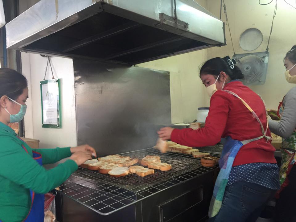 ติ๋มเกี๊ยวยักษ์, แกงกระหรี่คุณมาลี, Hongkong Dimsum, เหอ เฉิน ฟง, ข้าวขาหมูนายอุ๊ , เกี้ยมอี๋โบราณเจ๊ชุง, ขนมบั๊วเกี้ยไหหลำโบราณ, ข้าวขาหมูเฮียโอว, บะหมี่จับกัง เยาวราช, ก๋วยเตี๋ยวเป็ดนายเมา, ราดหน้า ท่ง ฮั่ว เฮง "เฮียตั๋ง", JAO.UN - 早安, ตี๋หยกกาแฟโบราณ, Lhong Tou Cafe, ZONG TER - 松德