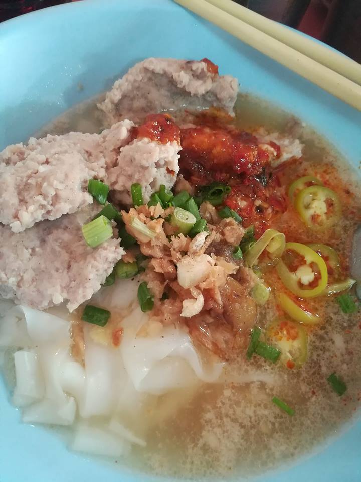 ติ๋มเกี๊ยวยักษ์, แกงกระหรี่คุณมาลี, Hongkong Dimsum, เหอ เฉิน ฟง, ข้าวขาหมูนายอุ๊ , เกี้ยมอี๋โบราณเจ๊ชุง, ขนมบั๊วเกี้ยไหหลำโบราณ, ข้าวขาหมูเฮียโอว, บะหมี่จับกัง เยาวราช, ก๋วยเตี๋ยวเป็ดนายเมา, ราดหน้า ท่ง ฮั่ว เฮง "เฮียตั๋ง", JAO.UN - 早安, ตี๋หยกกาแฟโบราณ, Lhong Tou Cafe, ZONG TER - 松德