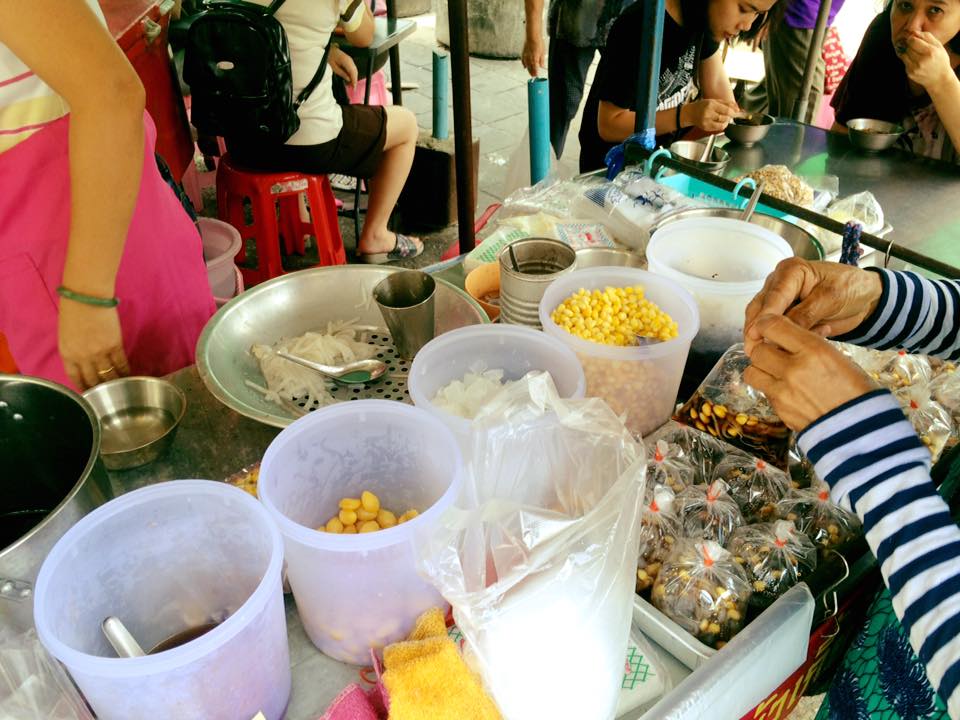 ติ๋มเกี๊ยวยักษ์, แกงกระหรี่คุณมาลี, Hongkong Dimsum, เหอ เฉิน ฟง, ข้าวขาหมูนายอุ๊ , เกี้ยมอี๋โบราณเจ๊ชุง, ขนมบั๊วเกี้ยไหหลำโบราณ, ข้าวขาหมูเฮียโอว, บะหมี่จับกัง เยาวราช, ก๋วยเตี๋ยวเป็ดนายเมา, ราดหน้า ท่ง ฮั่ว เฮง "เฮียตั๋ง", JAO.UN - 早安, ตี๋หยกกาแฟโบราณ, Lhong Tou Cafe, ZONG TER - 松德