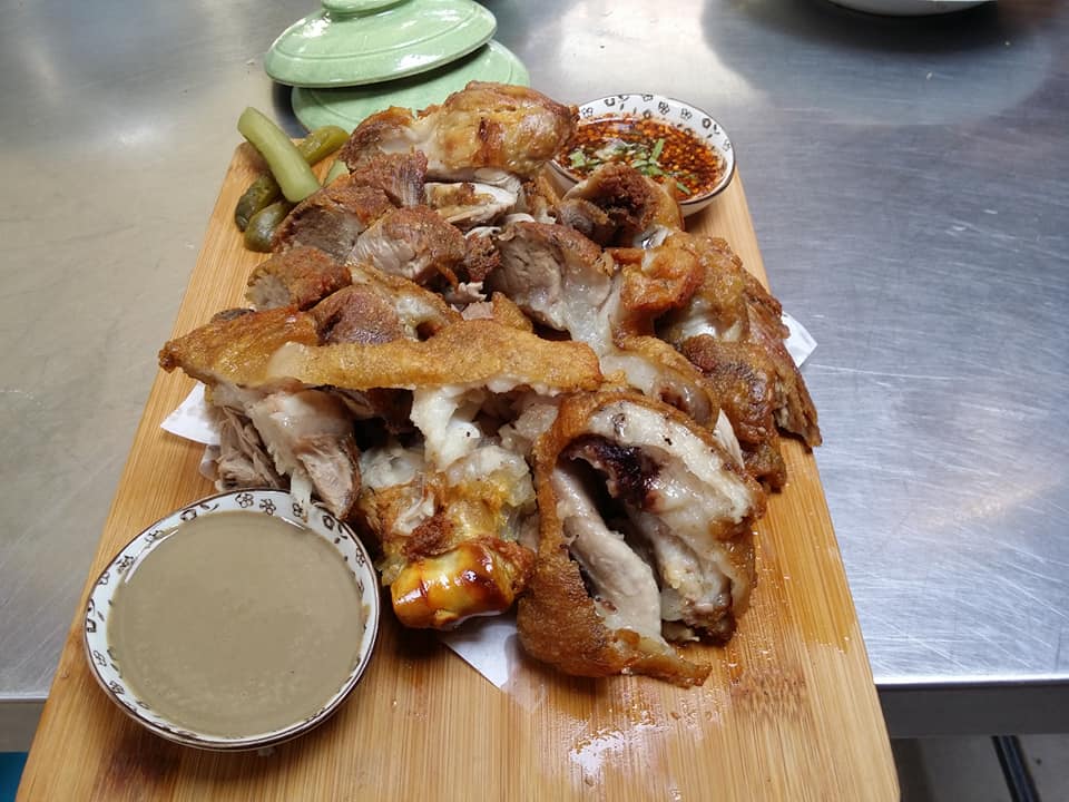 ก๋วยเตี๋ยวลูกชิ้นปลาเจ๊ปุ๊ย ห้าแยกพลับพลาชัย, ข้าวต้มแห้งคุณนิด สาขา เยาวราช X ก๋วยเตี๋ยวลูกชิ้นปลาเจ๊ส้ม, ลักตี๋ "六弟" บะหมี่เกี๊ยวทะเล เยาวราช, ห้องอาหารพูนเลิศ(เหลาะงาทิ้น)ข้าวหน้าไก่ห้าแยก, ข้าวต้มปลาตรอกถั่วงอก, ไก่บ้านพริกไทยดำ ห้าแยกพลับพลาไชย, ร้านอาหารครัวดอกไม้ขาว, ร้านไชยพราหมณ์ Made with Heart, ราดหน้า ท่ง ฮั่ว เฮง "เฮียตั๋ง", ข้าวต้มปลา by อุษณีย์, ตุ้ยนุ้ยอีทเทอรี่