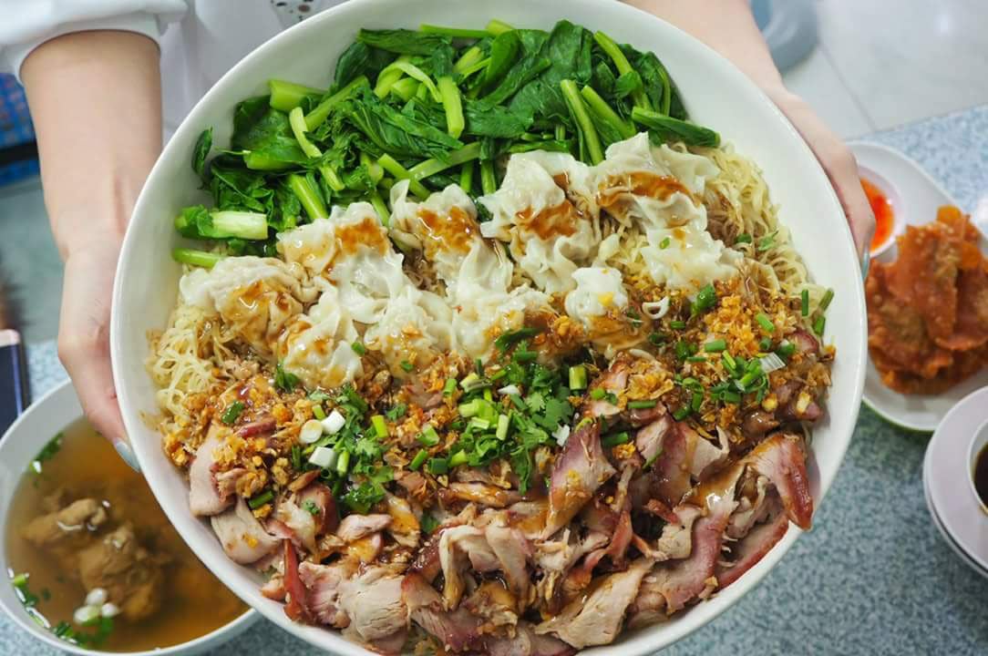 ก๋วยเตี๋ยวต้มยำกากหมูสูตรโบราณ ท่าน้ำนนท์, กินปูเมืองนนท์, ข้าวผัดโบราณ ท่าน้ำนนท์, นนท์ตำแหลก, ขนมฝรั่งแม่ไน้ ตลาดนนทบุรี, Nont Bakery, เจ๊ตาหมูสะเต๊ะ, ปัง ปัง 85 องศา, เกาเหลาเมืองนนท์