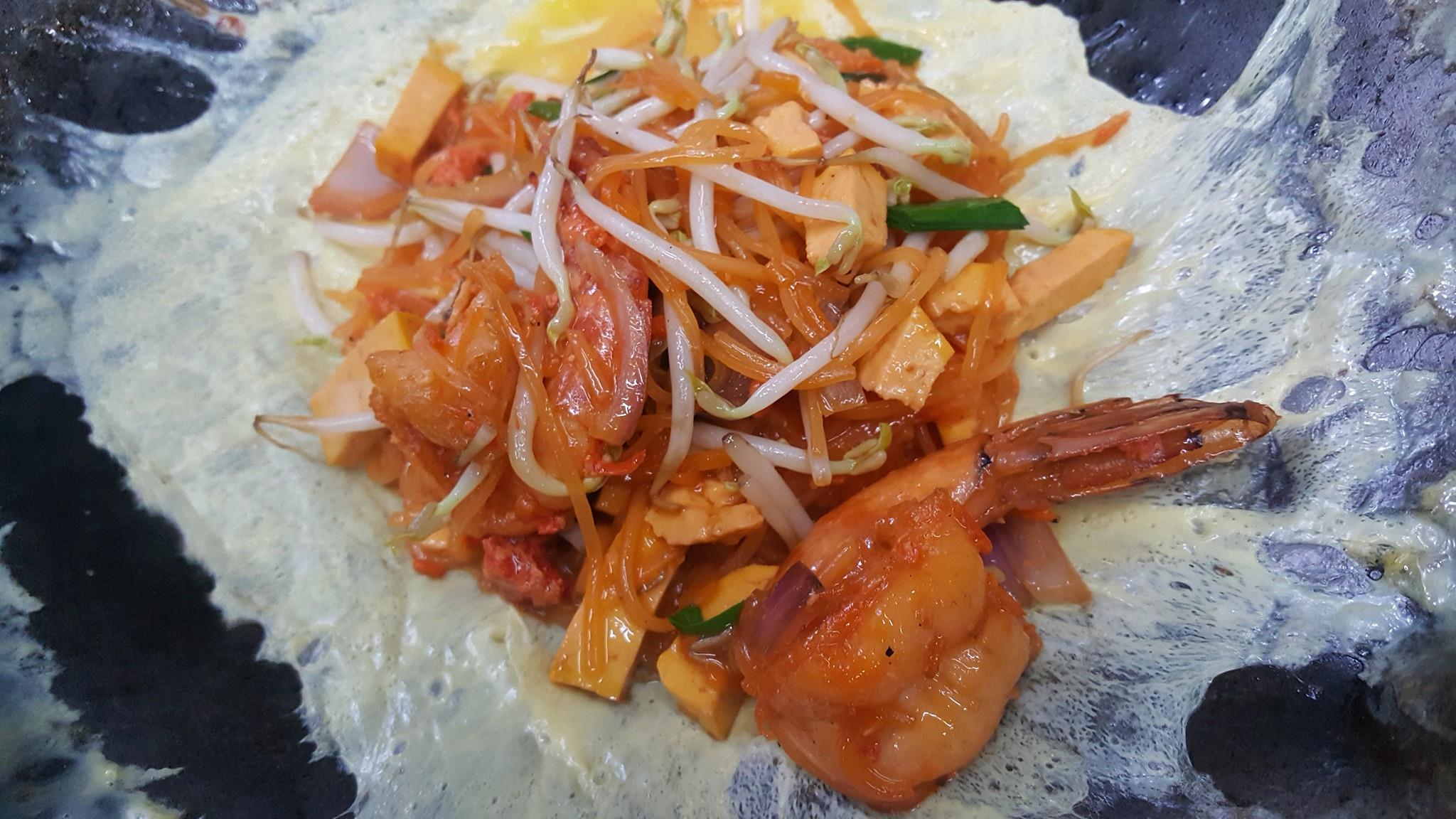 บ้านใหญ่ผัดไทยเตาถ่าน, ผัดไทยคุณยาย เสนาวิลล่า, ซอย7 แฮปปี้แลนด์, ผัดไทยหน้าช่องฯ, ผัดไทยายแถม ถนนวิสุทธิกษัตริย์, ทิพย์สมัย ผัดไทยประตูผี, ลุงภา ผัดไทย เจ้าเก่า, ผัดไทยเสวย ลาดพร้าว71, ประทุมทิพย์ผัดไทย, ผัดไทยวังหิน Showปัง, พรพิมลผัดไทย หอยทอด ราดซอสมันกุ้งรัชดา3แยก8 , เฮงหอยทอดชาวเล, ผัดไทยไฟทะลุ, ผัดไท นรกแตก, ผัดไทยรสเด็ดวงเวียนใหญ่ ไม่ใส่ผงชูรส, สอบถามเพิ่มเติม โทร. 02 438 8388, ผัดไทเทเวศร์ 359