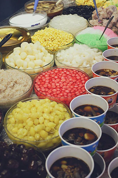 เจ๊โอว, กุยช่ายอาแปะเจ้าเก่า, มณีจ๋า ซีฟู้ด, ตุ้งแฉ่เตาถ่าน, เสน่ห์ ลาบก้อย, ต้าเสี่ยวหม่าล่า, อั่งเป่าหม่าล่าชาบู, ซ้งเป็ดพะโล้, สาขาสามย่าน, Engchuan Chufang, สมบูรณ์โภชนา, สาขาบรรทัดทอง, เอ๋ ซีฟู้ด, ทับทิม, พาข้าว-บรรทัดทอง, ก๋วยเตี๋ยวเอี่ยมน้อย, โจ๊กสามย่าน, สาขาบรรทัดทอง, เจ๊เกียง, เช็งซิมอี๊, สาขาสเตเดียมวัน, ลูกชิ้นปลาบรรทัดทอง, แหลกไม่แหลก, Kemuri, หมูสะเต๊ะ ซีอิ๊วดำ มิ้งโภชนา, ยำเจ้ศรี, น้ำเต้าหู้เจ๊วรรณ, ตั้งซุ่ยเฮงโภชนา, ปังเด็ด, สาขาบรรทัดทอง, ท่าน้ำนัว Thanamnua, บัวลอยปริญญา ลาวาไส้ทะลัก, รสดีเด็ด บ้านคุณนพ, Roddeeded BAAN KHUN NOP, ทวีโชคหมูกะทะ สาขา9 บรรทัดทอง