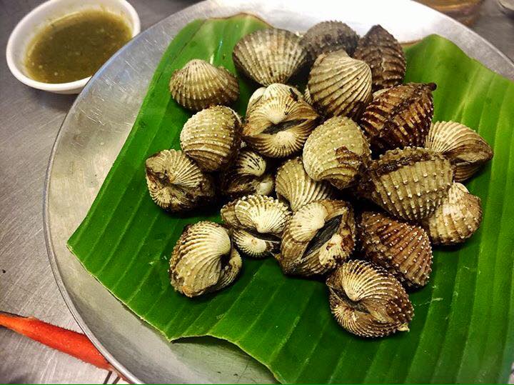 เจ๊โอว, กุยช่ายอาแปะเจ้าเก่า, มณีจ๋า ซีฟู้ด, ตุ้งแฉ่เตาถ่าน, เสน่ห์ ลาบก้อย, ต้าเสี่ยวหม่าล่า, อั่งเป่าหม่าล่าชาบู, ซ้งเป็ดพะโล้, สาขาสามย่าน, Engchuan Chufang, สมบูรณ์โภชนา, สาขาบรรทัดทอง, เอ๋ ซีฟู้ด, ทับทิม, พาข้าว-บรรทัดทอง, ก๋วยเตี๋ยวเอี่ยมน้อย, โจ๊กสามย่าน, สาขาบรรทัดทอง, เจ๊เกียง, เช็งซิมอี๊, สาขาสเตเดียมวัน, ลูกชิ้นปลาบรรทัดทอง, แหลกไม่แหลก, Kemuri, หมูสะเต๊ะ ซีอิ๊วดำ มิ้งโภชนา, ยำเจ้ศรี, น้ำเต้าหู้เจ๊วรรณ, ตั้งซุ่ยเฮงโภชนา, ปังเด็ด, สาขาบรรทัดทอง, ท่าน้ำนัว Thanamnua, บัวลอยปริญญา ลาวาไส้ทะลัก, รสดีเด็ด บ้านคุณนพ, Roddeeded BAAN KHUN NOP, ทวีโชคหมูกะทะ สาขา9 บรรทัดทอง