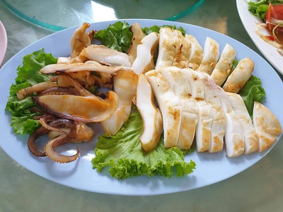 อุ่นใจริเวอร์ไซด์, สมพงศ์ ซีฟู๊ด, แป๊ะเก๊า โภชนา, ครัวบ้านเปิ้ล, ครัวปีกไม้, PLAY FARM Restaurant, เปียอู๋ โภชนา, ส้มตำดนตรี, สาขาเทพารักษ์, นายหมาทะเลมีชีวิต ตำหรุ, ครัวบุญเลิศ บางปู